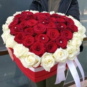 51 троянда у формі серця в коробці Коломия фото
