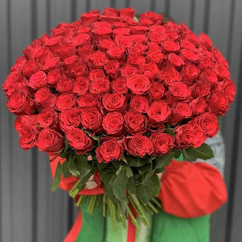 великий букет червоних роз в Коломиї фото